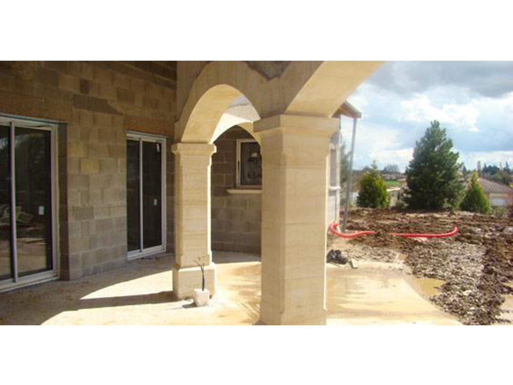 Réalisation de colonnes et voutes en pierre